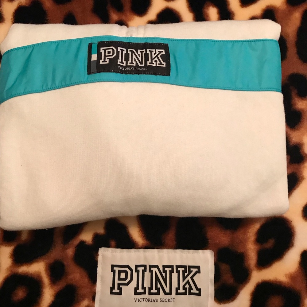 EUC Pink Victoria Secret pullover - Picture 6 of 6